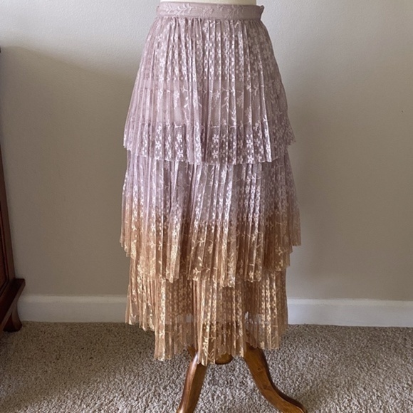 NWOT Anthropologie Tiered Lace Ombre Skirt Small - Picture 1 of 6